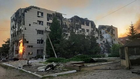 Nach einem Drohnenangriff auf ein Studentenwohnheim in Luhansk.