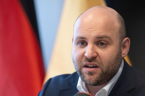 Der AfD-Bundestagsabgeordnete Markus Frohnmaier will nach Moskau reisen.